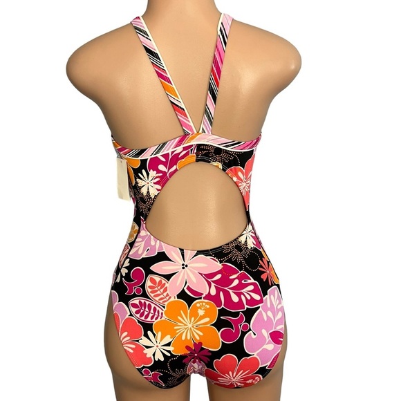 The Finals Paradise Butterfly Back One Piece Swimsuit Pink and Black - Picture 6 of 12